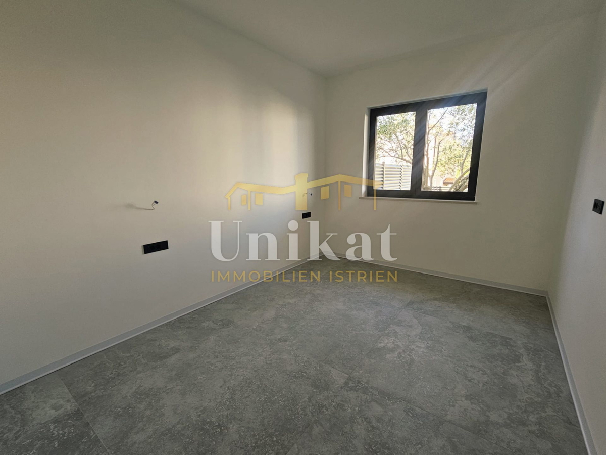 Nuovo appartamento trilocale con giardino vicino al mare